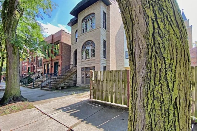 Outside view - Room in 3 bed 2 bath apartment (10 min walk to SCE)