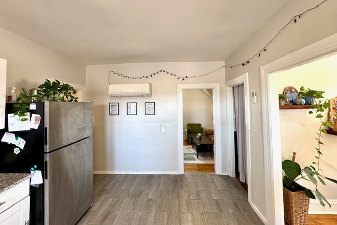 kitchen - 3 bed east side Flexible lease term Apartments