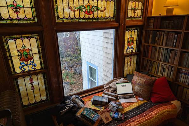 Another angle of second floor landing - Cheerful, intelligent roommate wanted for spacious shared house (housing)