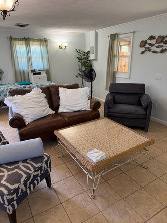 Family room - Scarborough Area