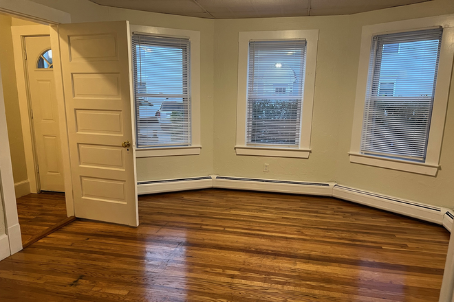 Living room - 2 bed/1 bath of Lowell Connector
