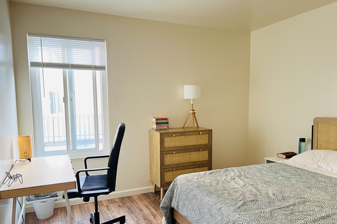 Bedroom - 1920 Francisco Street Apartments