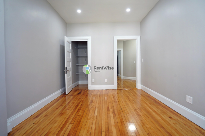 1 - SEPT 2026-Gorgeous Allston 3 bed, New Reno, Student OK! No Fee! Apartments