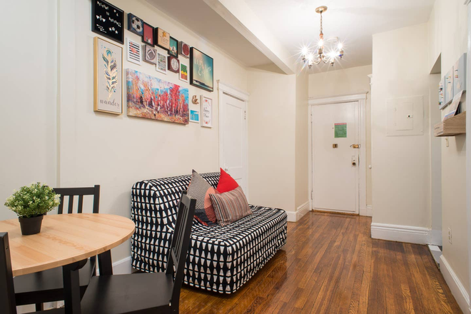 - - Close to Campus! No Broker Fee! 2 bed w/ HT & HW Included, Laundry in Building Apartments