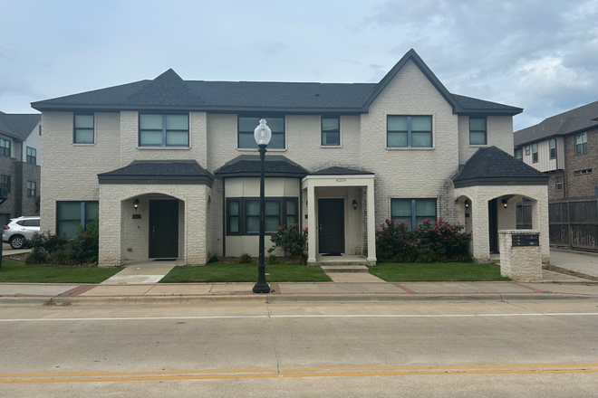 Street View of Townhome - $670 Townhome – Short Walk to TAMU & Northgate  Along Bus 15 Route, Great Spot!