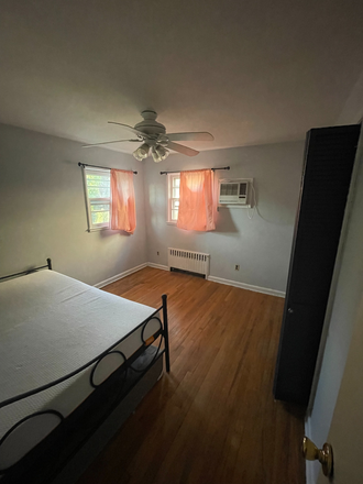 Bedroom - Bedroom Available for Rent in Shared Housing