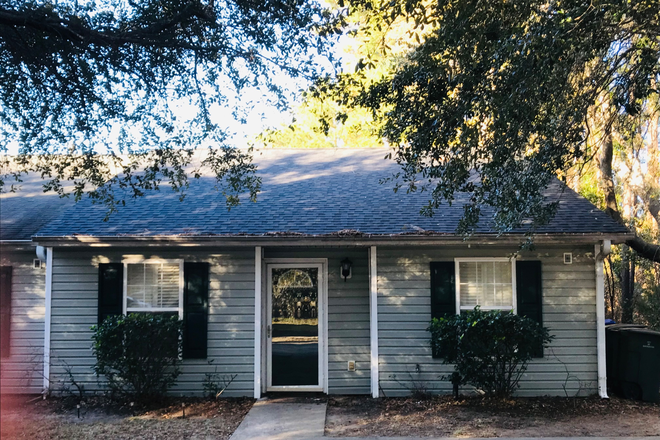 Front of House - Meridian Place*Extended Unit*- James Island Town Home (Ready to rent Mid June)