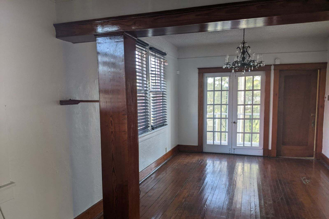 Living room /dining room - Lovely uptown duplex Duplex
