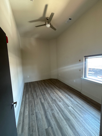 bedroom - Meeting Street Lofts - 2 Bed 1 bath (looking for a roomate)