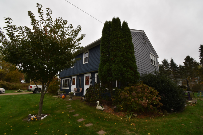 Outside - 10 Middlebridge Unit B House