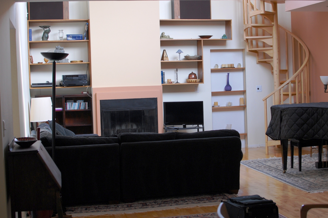 Living Room - Furnished penthouse room near Law School; Ideal for ALI Fellows