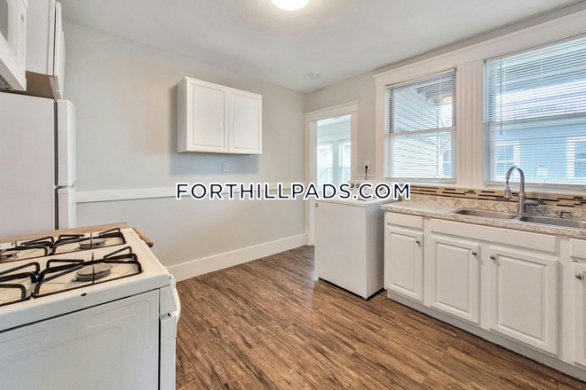 Kitchen - New Listing! NO BROKER FEE! 5 Bed 1.5 Bath Apartment on Juniper St.!