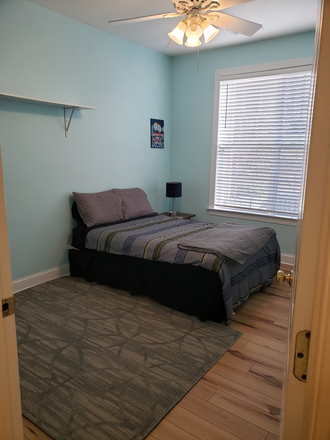 Bedroom - The Retreat. Furnished 3 BR/2 BA Short/Longterm lease/POOL/TENNIS. FREE CH bus Close to D Condo