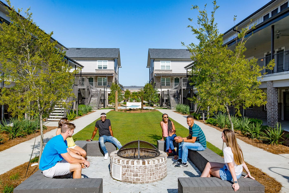 Louisiana State University Off Campus Housing Search Wildwood Zoom Image Firepit