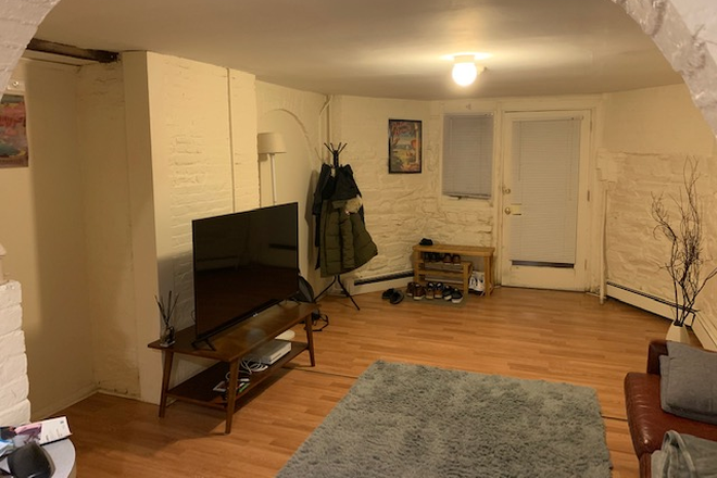 Living Room and Front Door - Beautiful apartment, quiet tree-lined St. mid-Cambridge, near MIT, Harvard, Central, Harvard, Inman