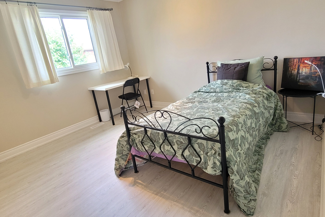 Bedroom - Homestay near T&T Mississauga for female only