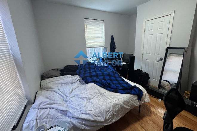 Bedroom #4 - Off-Campus 5 Bed for BU Medical Students!! Apartments