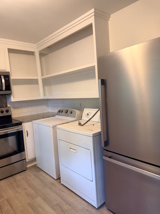 Photo - Spacious WA 2/1 close to everything Duplex