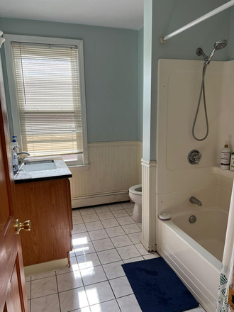 Bathroom 1 - Amazing room in a great house very close to MIT!