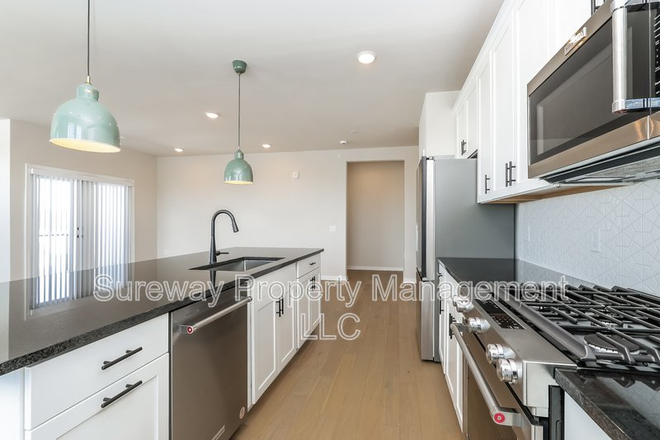 Kitchen - 2BR apt-Culvert Dr-West Windsor