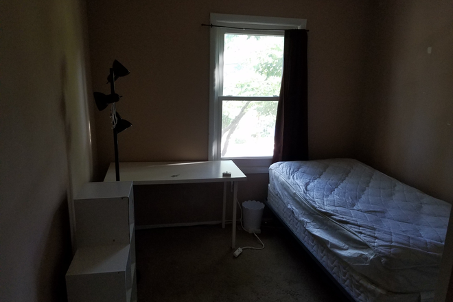 - Room in College Park Walk to UMD