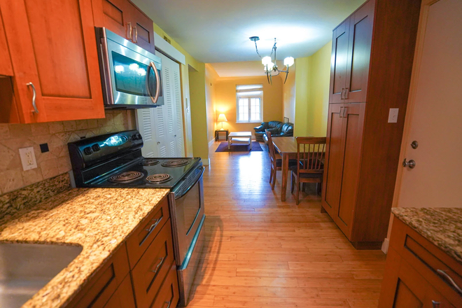 Kitchen - 613 Westgate Ave B, 63130 Condo