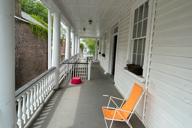 Private Porch - 4-B Doughty Street Apartments