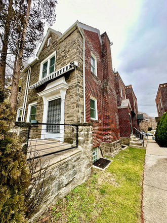 Side access - Prime SJU Location: 4-Bedroom Student Housing Across the Street from Campus Townhome