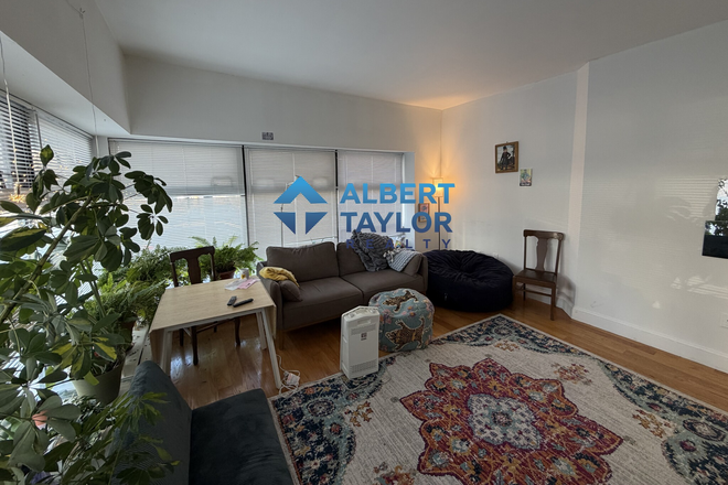 Living Area - HUGE 3 Bedroom! Easily fits 4 People!