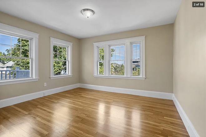 Living Room - 3 Bed / 1 Bath off Arsenal St/N Beacon St, Watertown Condo