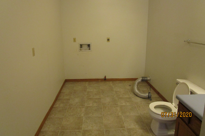 LL utility room - 3 Bedroom Duplex 15 minutes from campus