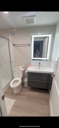 Bathroom - Ideal spot on hill Apartments