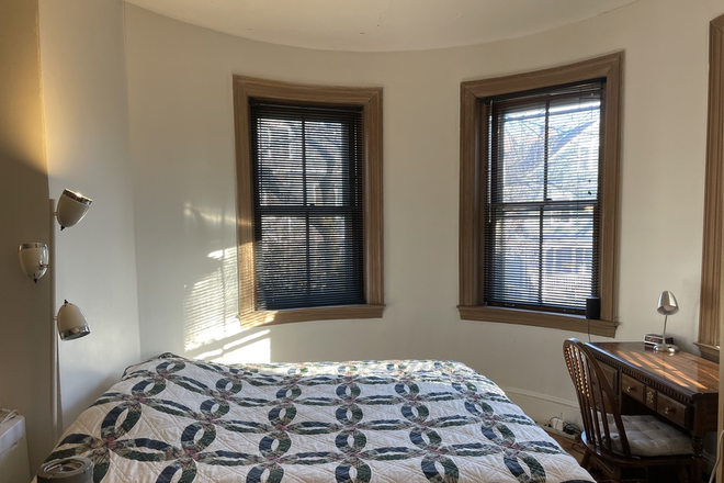 Sleeping Area - Studio***all utilities included****Porter/Harvard Square Apartments