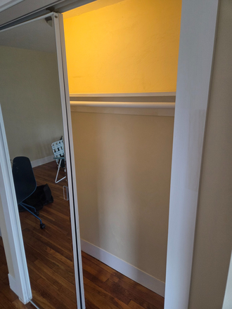 Closet Space - Summer Sublet Near Porter and Davis Square Apartments