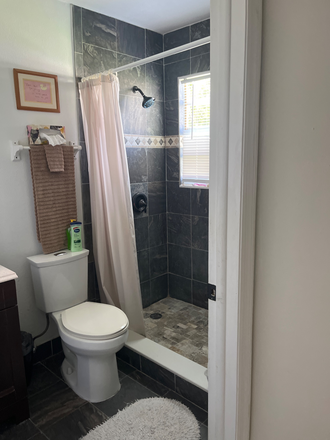 Bedroom & shared bath. - Country Park North