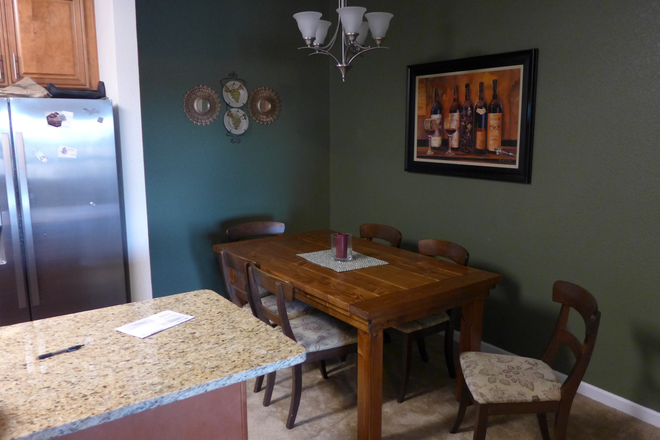 3 - AVAILABLE 6/5: 804 Summer Hawk Dr #6-205 Condo