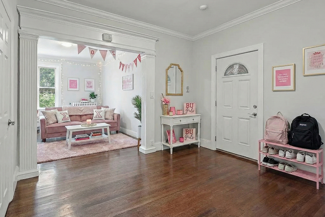 Unit - Washer/Dryer In-Unit!! - Stunning Renovated Luxury 4-Bed / 2 Bath Available 9/1/2026! Condo