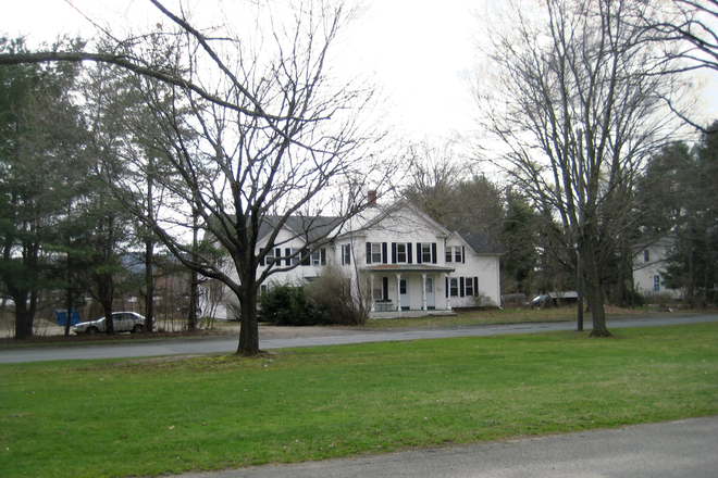 House - 36B South East St. Apartments