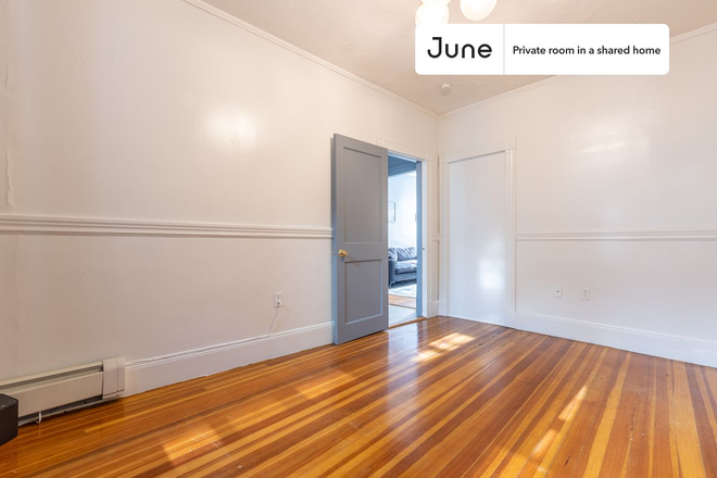 Photo - Private bedroom in 3 bed/1 bath Home