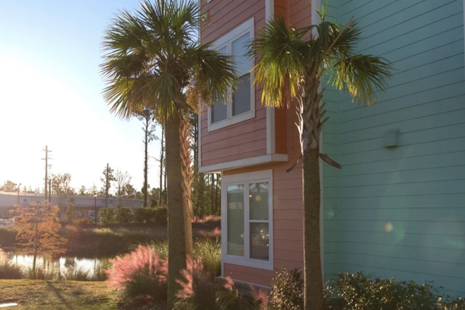 nice lake - Progress 910 Apartments