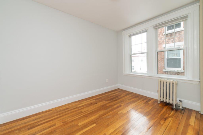 11 - Modern Brighton STUDIO/1BR/2BRs Near Cleveland Circle | Heat & Hot Water Included | Pet Friendly Apartments