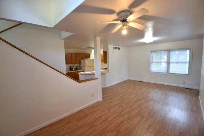 Living Room - Spring 26- House near Folsom and Business School