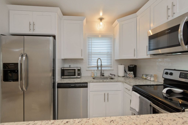 KITCHEN - Fully Furnished.  2 bed. 2 bath. $4400 month includes utilities. Condo