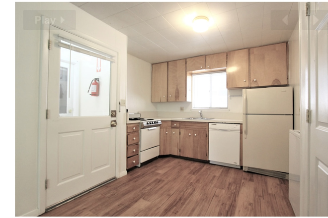 Kitchen - 1138 Grandview Ave