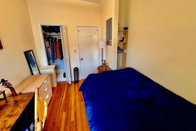 Bedroom - Beautiful furnished July sublet near Kendall Square Apartments