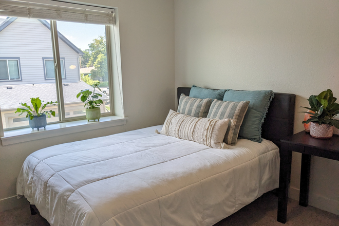 Bedroom - Room for rent near Anschutz in quite neighborhood