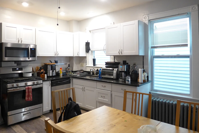 Kitchen - Apartment in Mission Hill