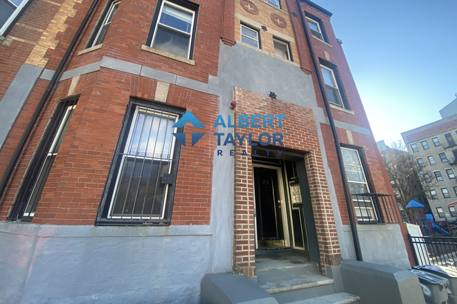 Exterior - Symphony 3 Bed!! Apartments