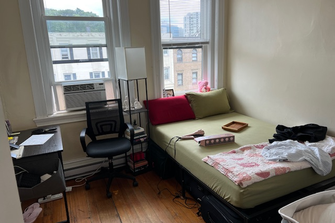 a - 3 big bedrooms * no broker fee Apartments