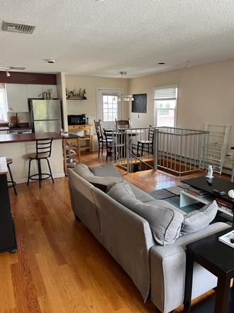 . - Big 3 bed 2.5 bath for September! Apartments